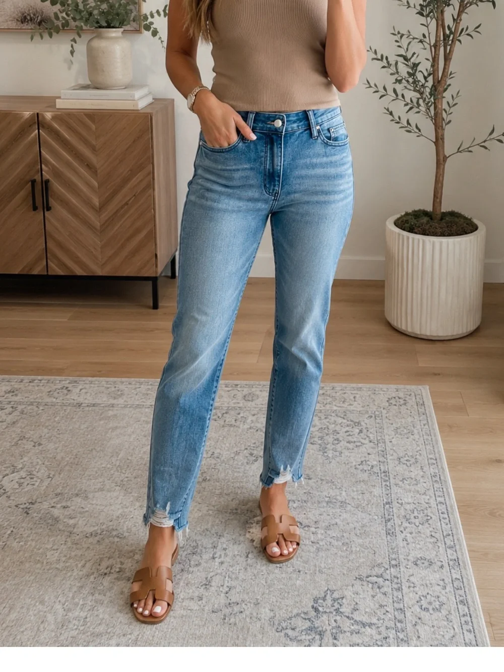 Judy Blue Relaxed Fit Distressed Hem Jeans Size 7/28 Medium Wash